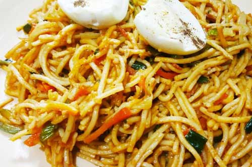 Egg Hakka Noodles